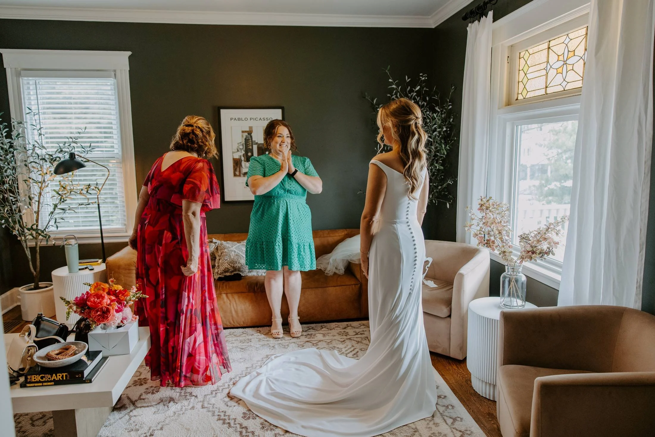 04-bride-getting-ready-cincinnati-wedding.jpg