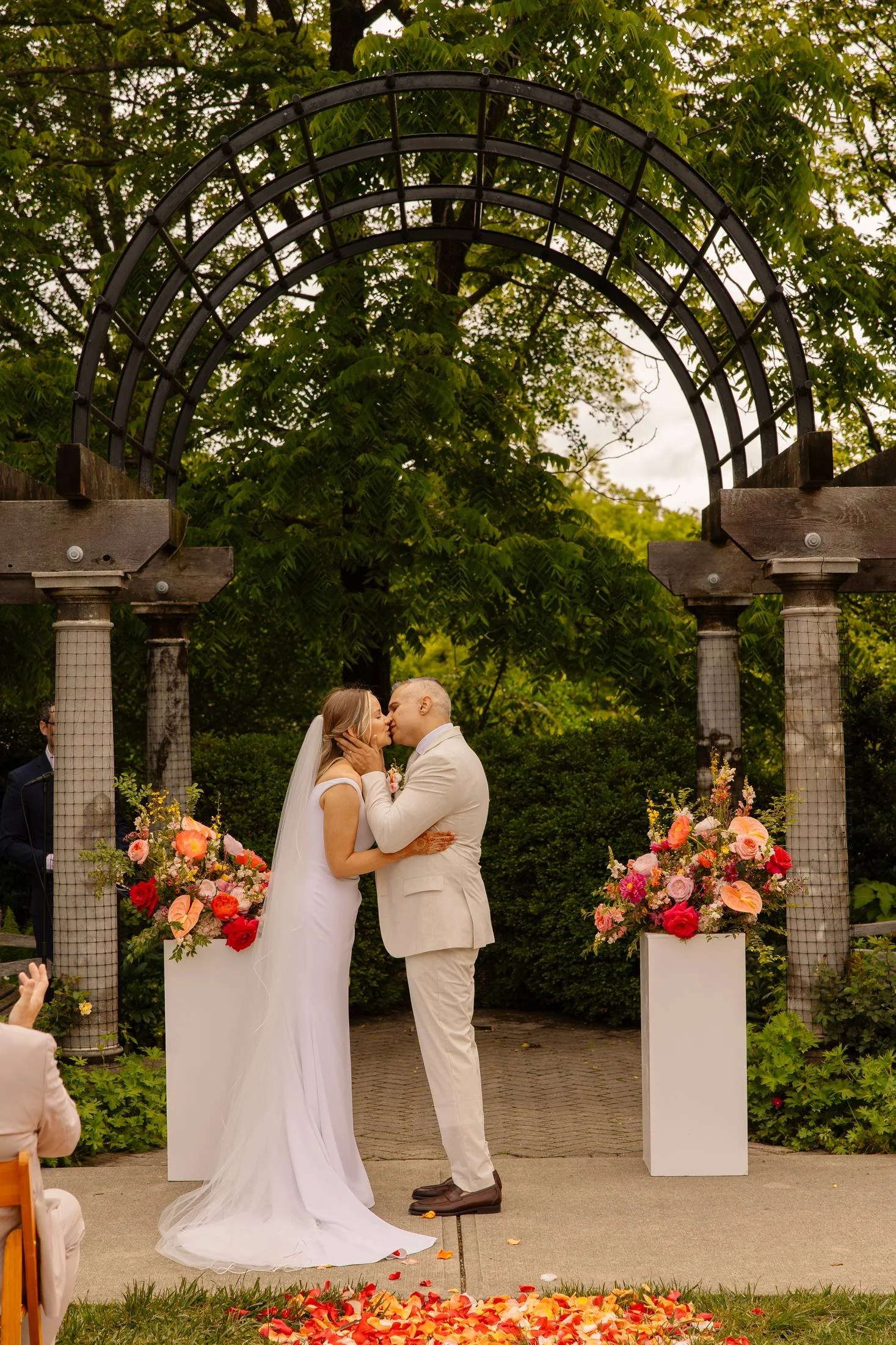 17-vows-ault-park-pergola-cincinnati-wedding.jpg