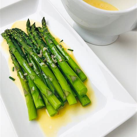 Asparagus+with+Beurre+Blanc.png