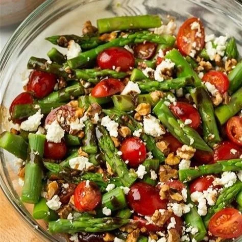 Asparagus+with+tomato%2C+feta%2C+and+balsamic+salad.jpg