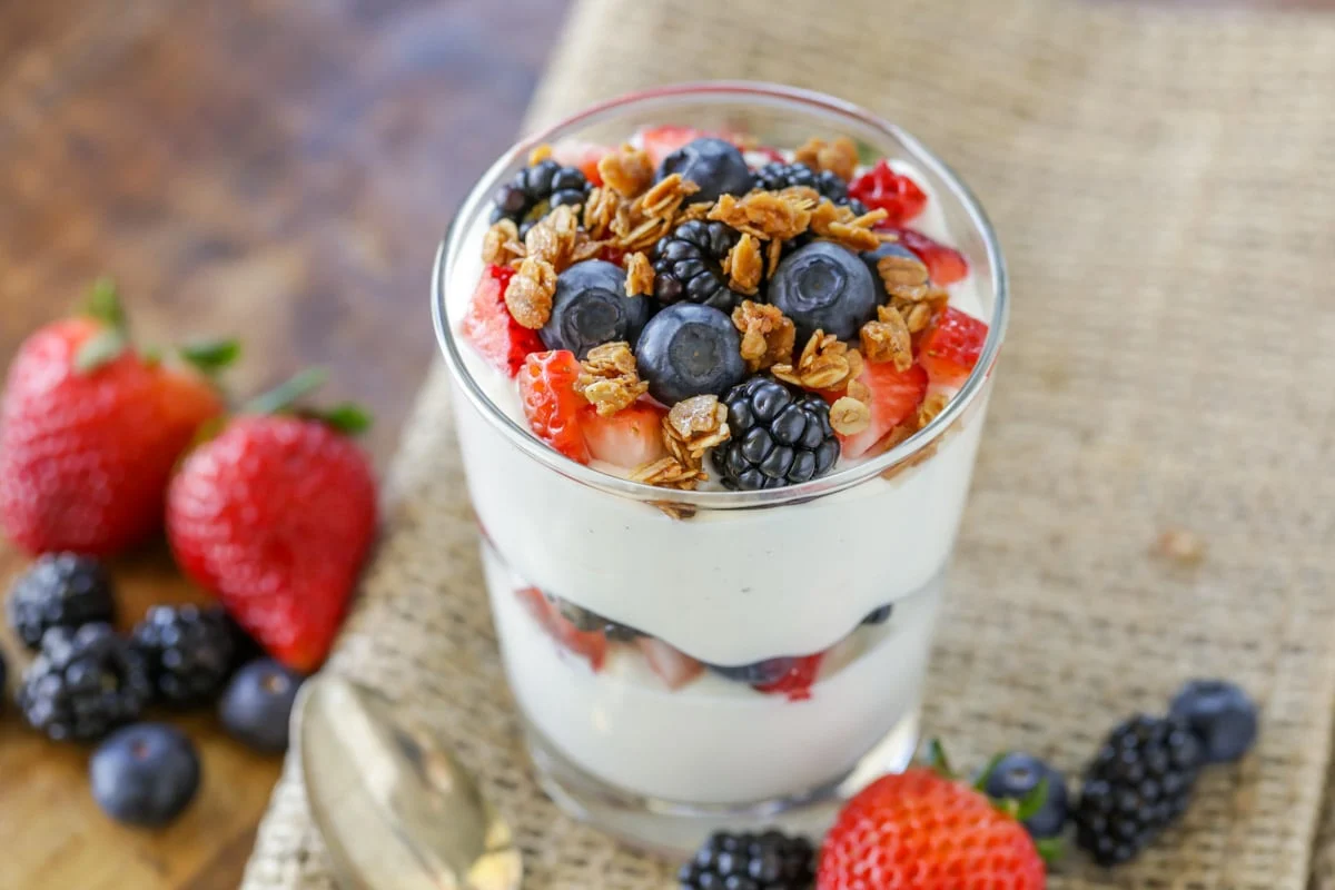 Vanilla Greek Yogurt Parfait