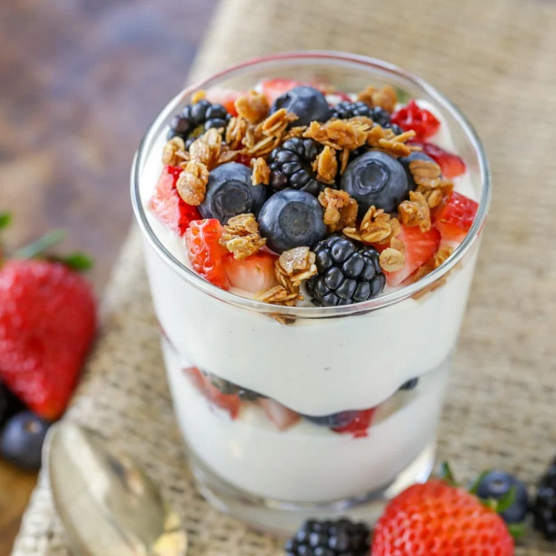 Vanilla Greek Yogurt Parfait