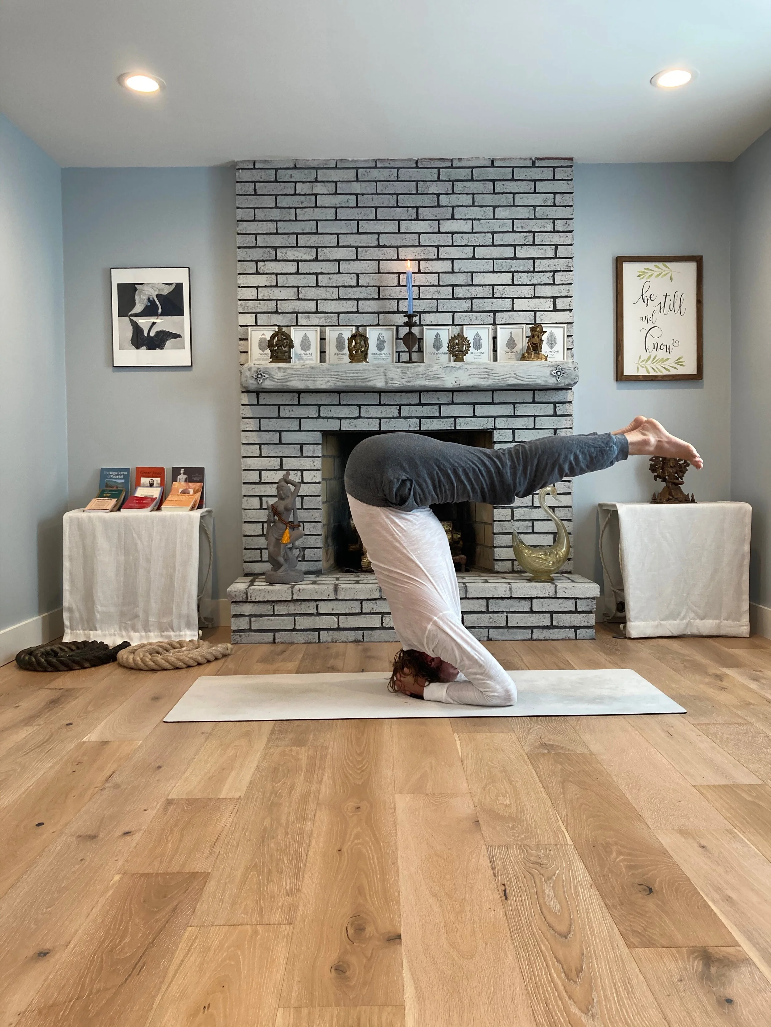 63. Sirsasana B.jpeg