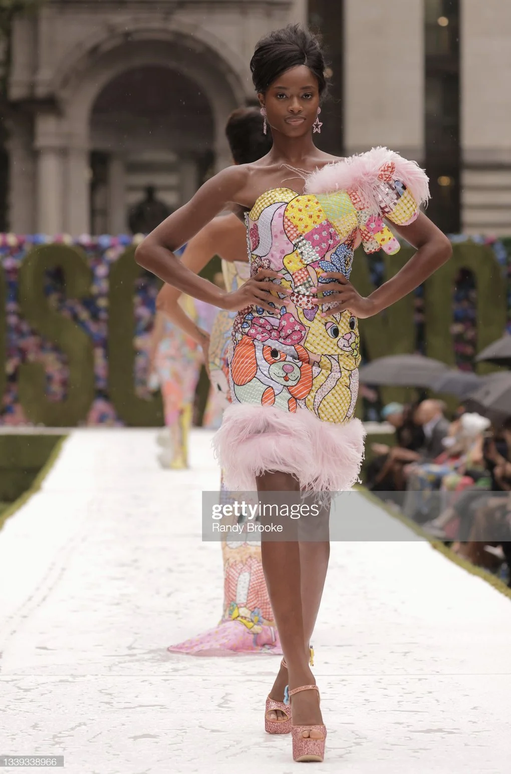 SS22 Moschino