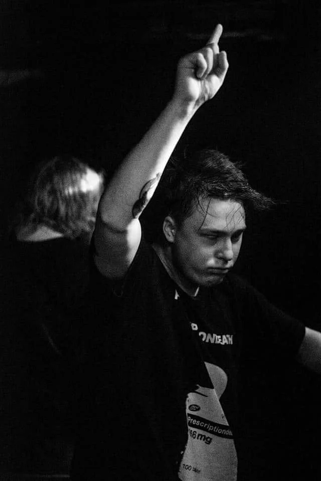 Robin under spelning med Prescriptiondeath i Soweto, Sydafrika. Foto av Others Concept Space Apparel.