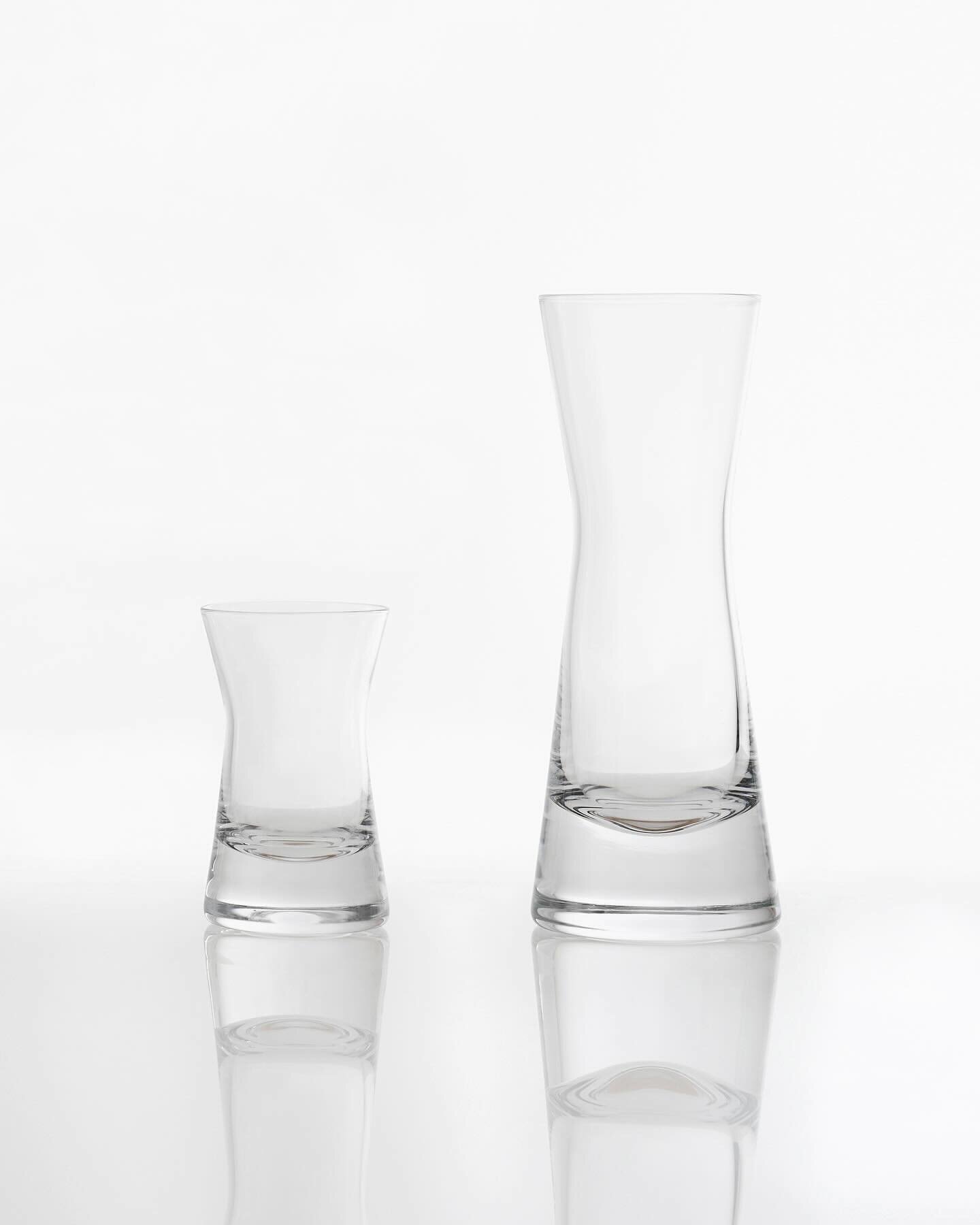 The studio is happy to introduce SENS, a sake set designed for @kimoto_glass_tokyo. 

Inspired by simple geometrical volumes, the set highlights the Japanese tradition of the sake&rsquo;s degustation, by keeping the quality of its taste aromas in the