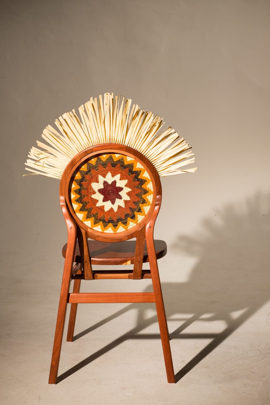 yankatudesign-art-maria-fernanda-paes-de-barros-cocar-chair-2019.jpg