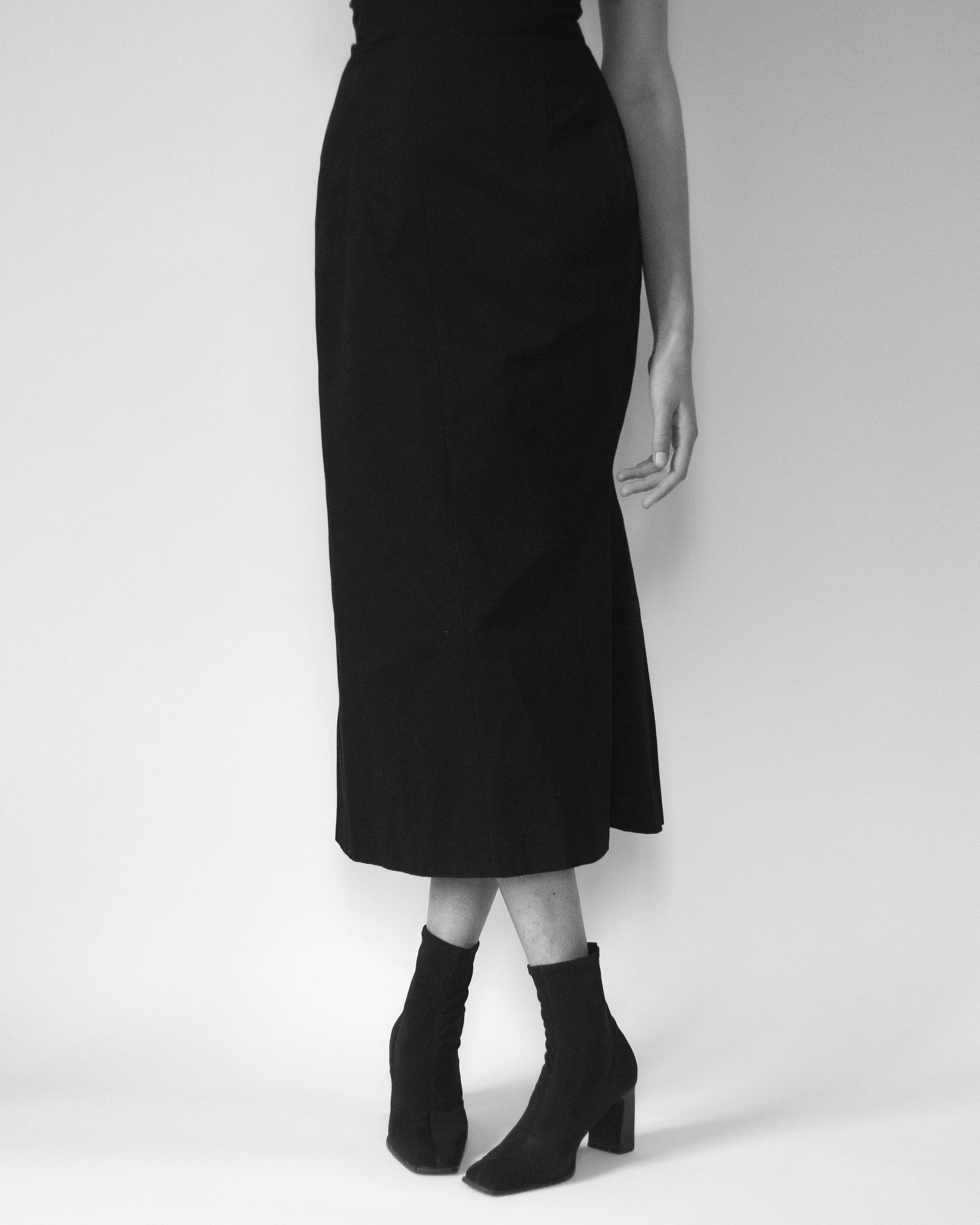 Yohji_Yamamoto_dress_bottom.jpg