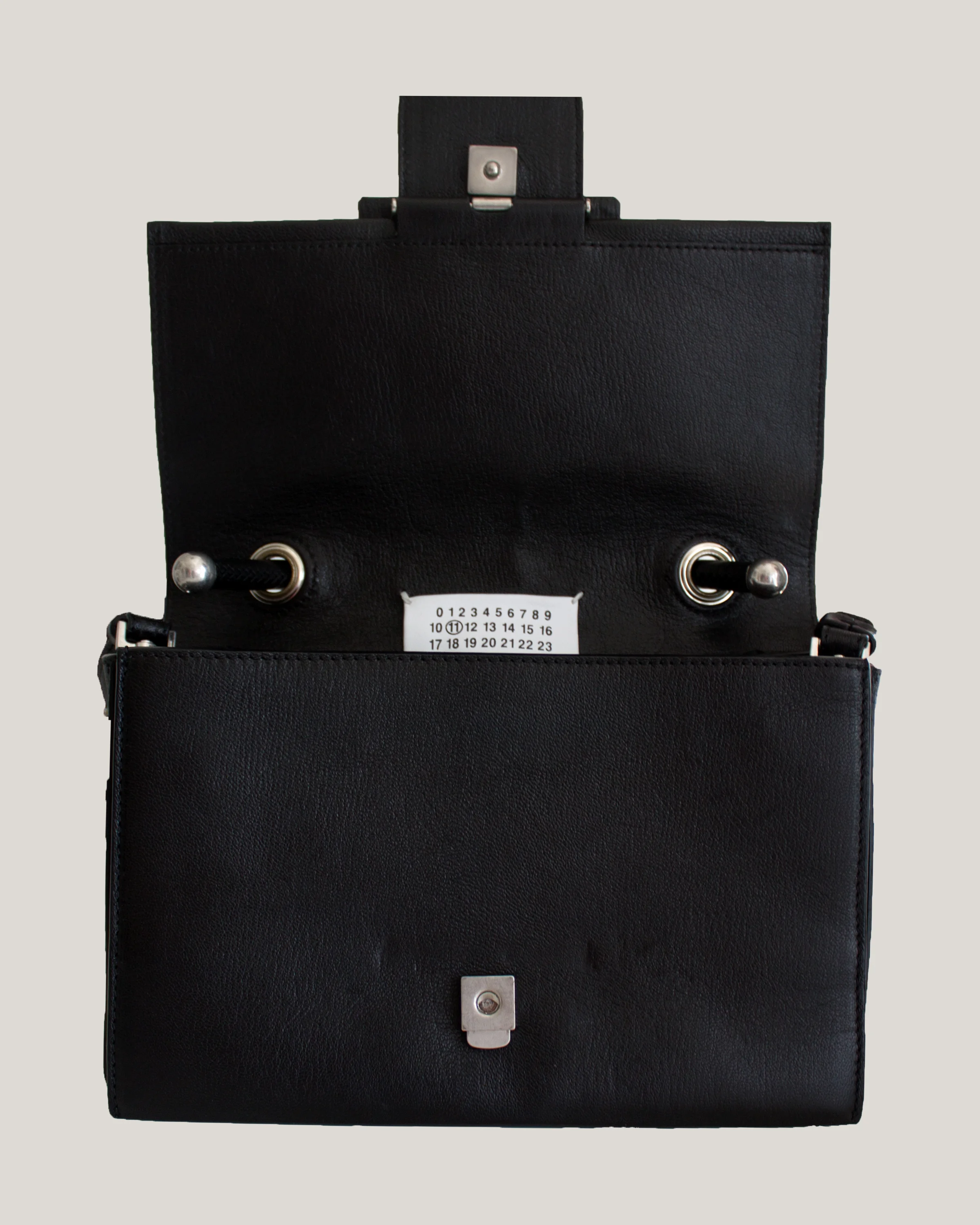 margiela_buckle_inside.jpg