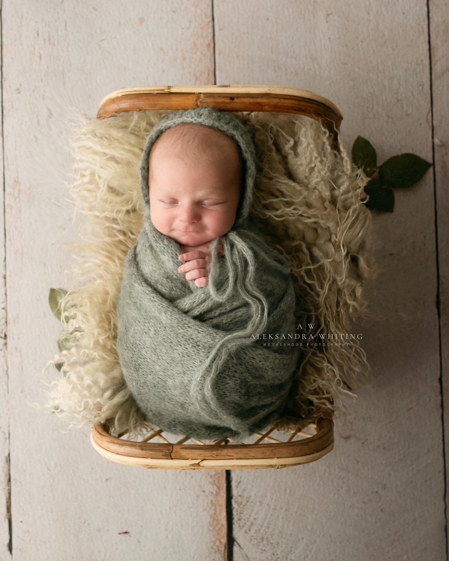 Sweet Dylan, this was from the beginning of the session where I start with wrapped prop shots, there are so many more coming from this handsome guys session! 💙 🌈 #rainbowbaby