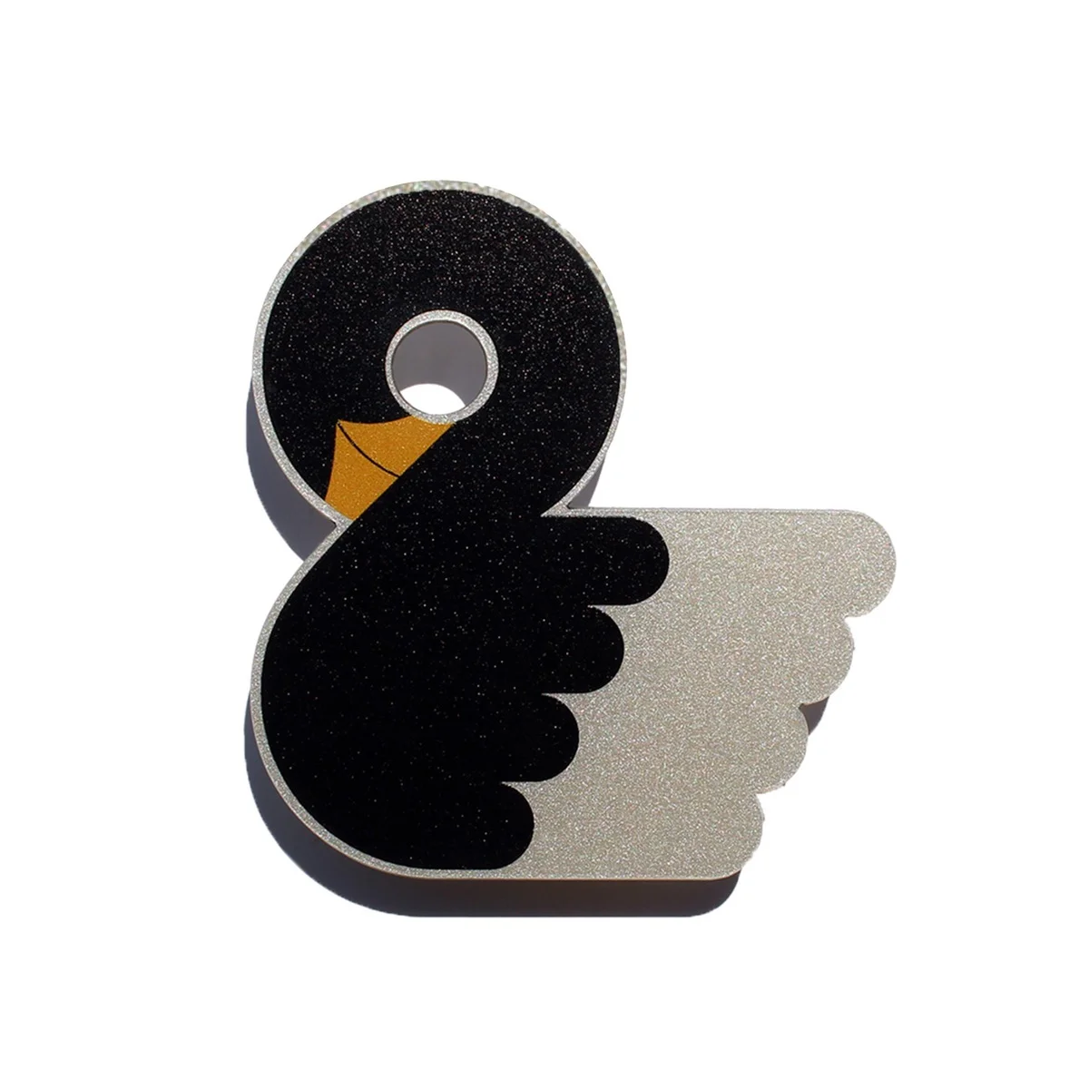 IrisDeLaTorre_WhiteSwanBrooch_LiveonWebsite.jpg