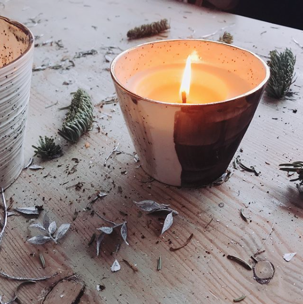 Abalon Ana has been working with porcelain for over 15 years: “..It is an amazing material. I love it for its hardiness translucence and sonority. There ́s something magical about this material, it is part of the Earth and has a natural beauty that I love “