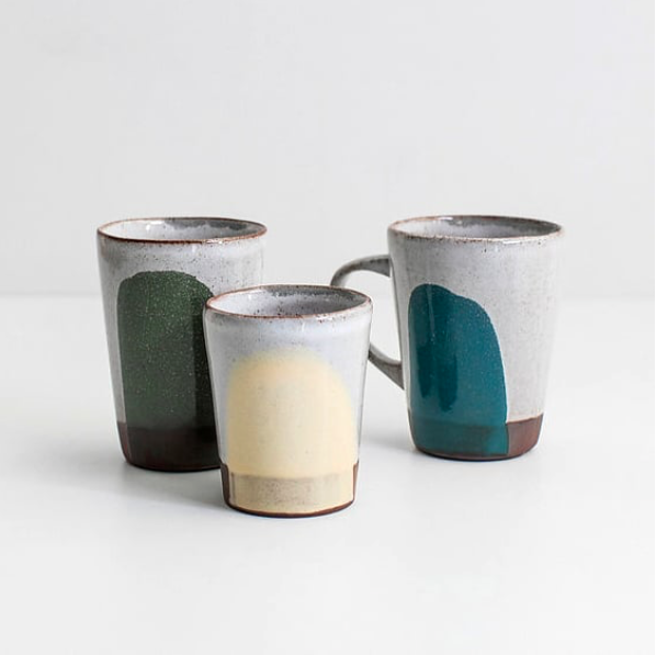 Silvia K Silvia’s collections are a contemporary interpretation of simple historical objects with a strong focus on function and colour. While the origins of her early work can be traced to her Slovakian heritage, ongoing research comes from sources as diverse as Spanish pharmacy jars and Iraqi dinner plates.