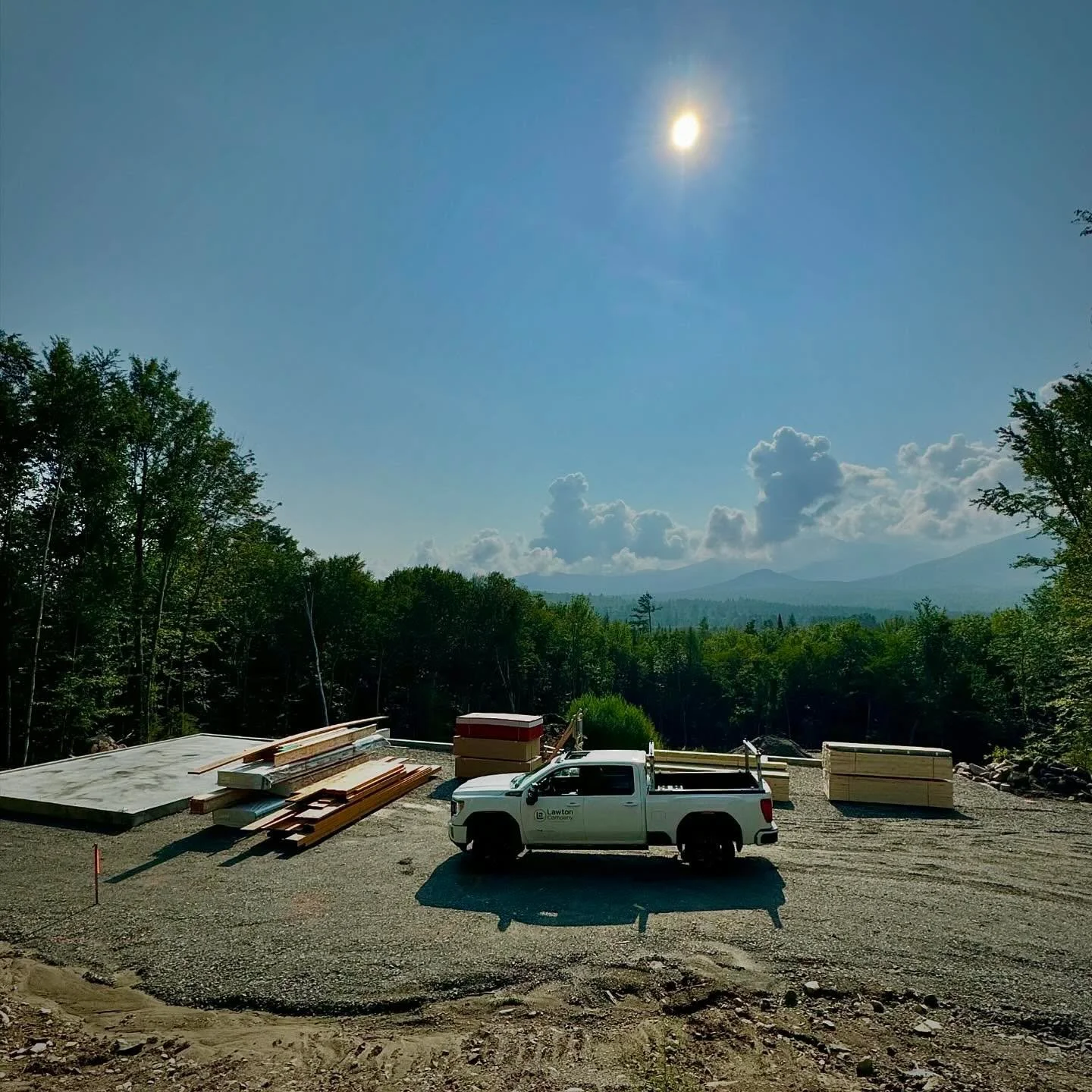 It&rsquo;s a beautiful day to start framing a new house!
.
.
#customhome #mountainhome #mountainliving #nhbuilder #franconianh #lawtonco #lawtoncompany