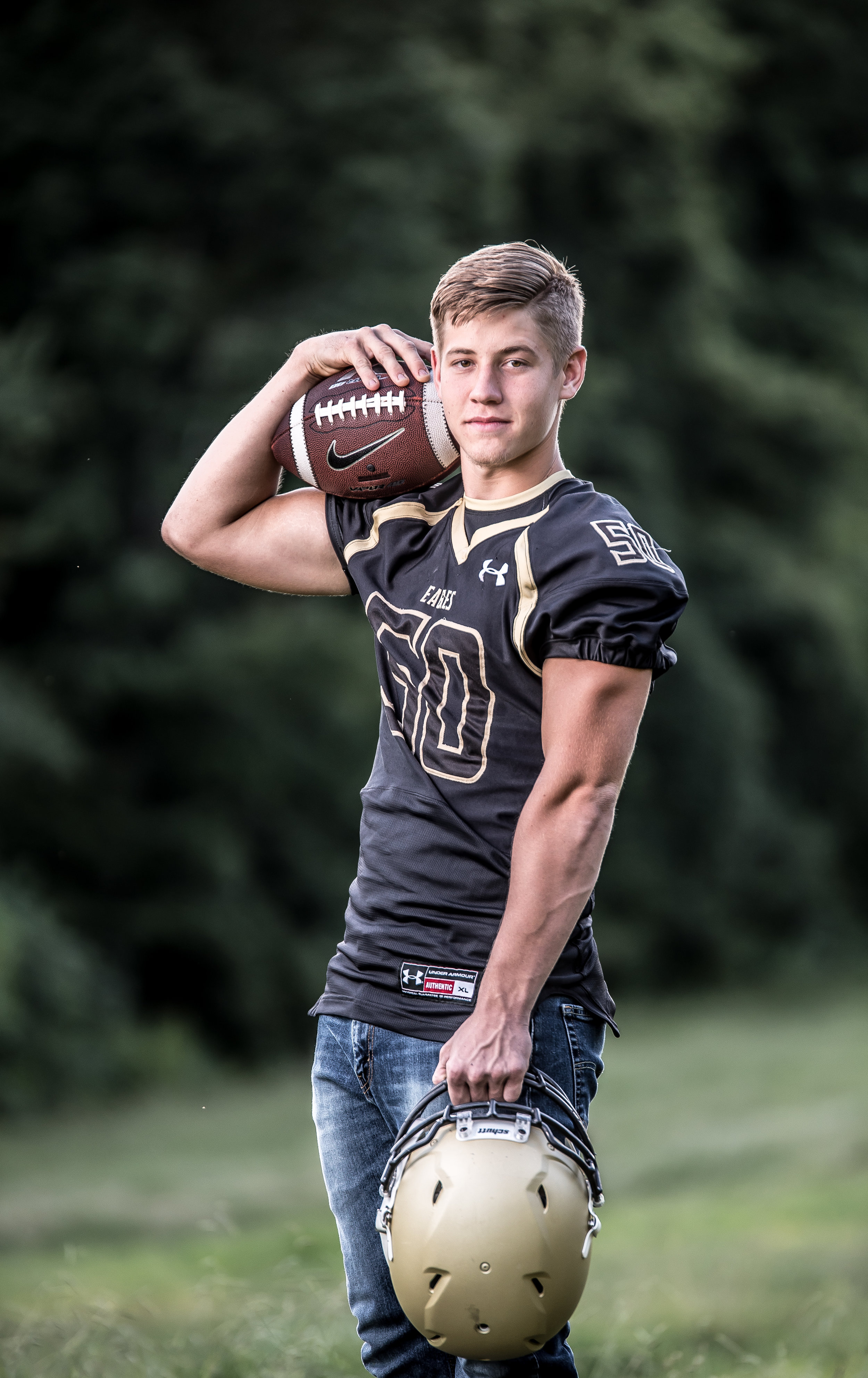 Maddox Senior Portraits-60.jpg