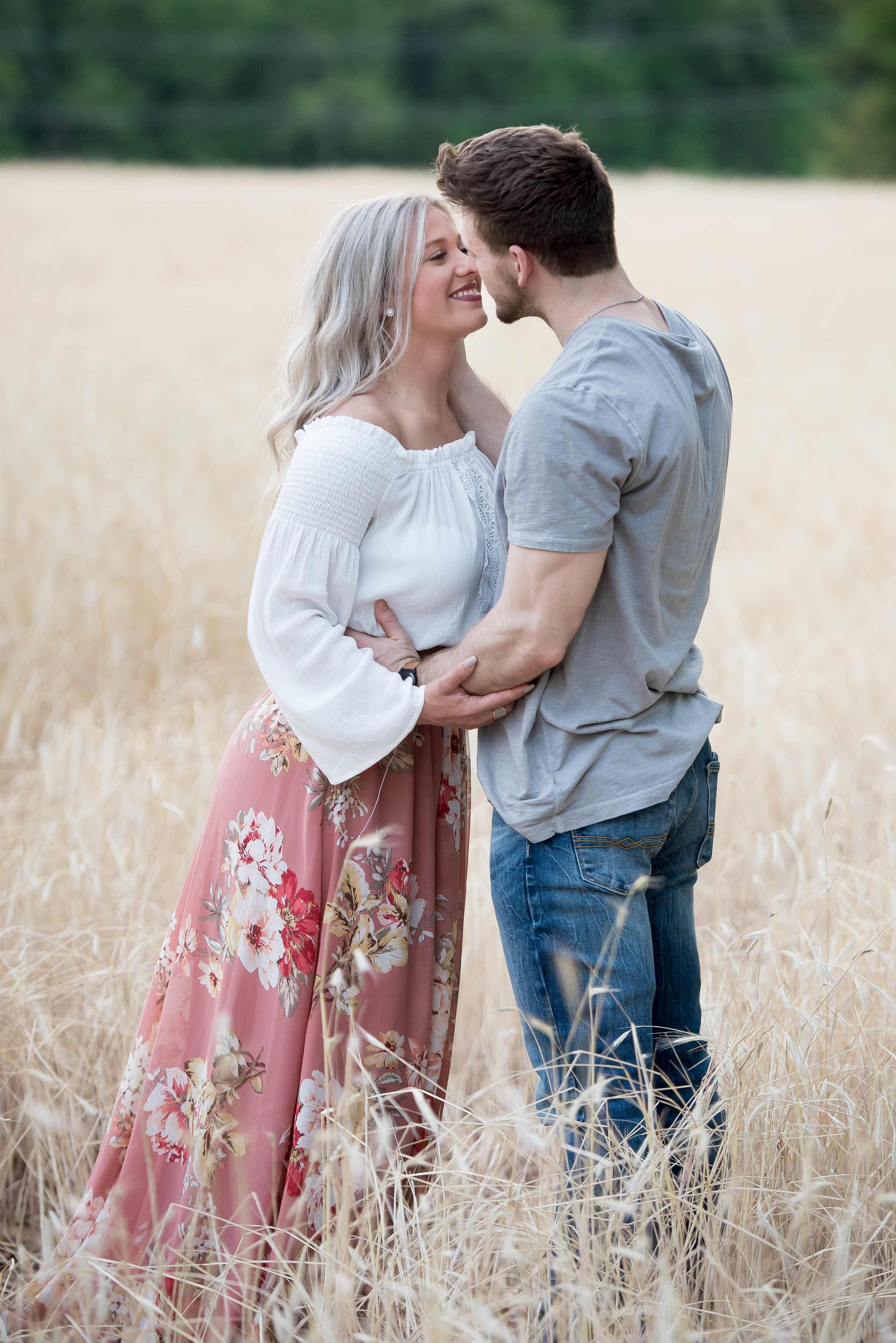 Couple Session - Fitness Couples - Tall Grass Field - Engagement Portrait Ideas - Engagement Session Ideas - Couple Session Ideas - Spring Picture Ideas-20.jpg