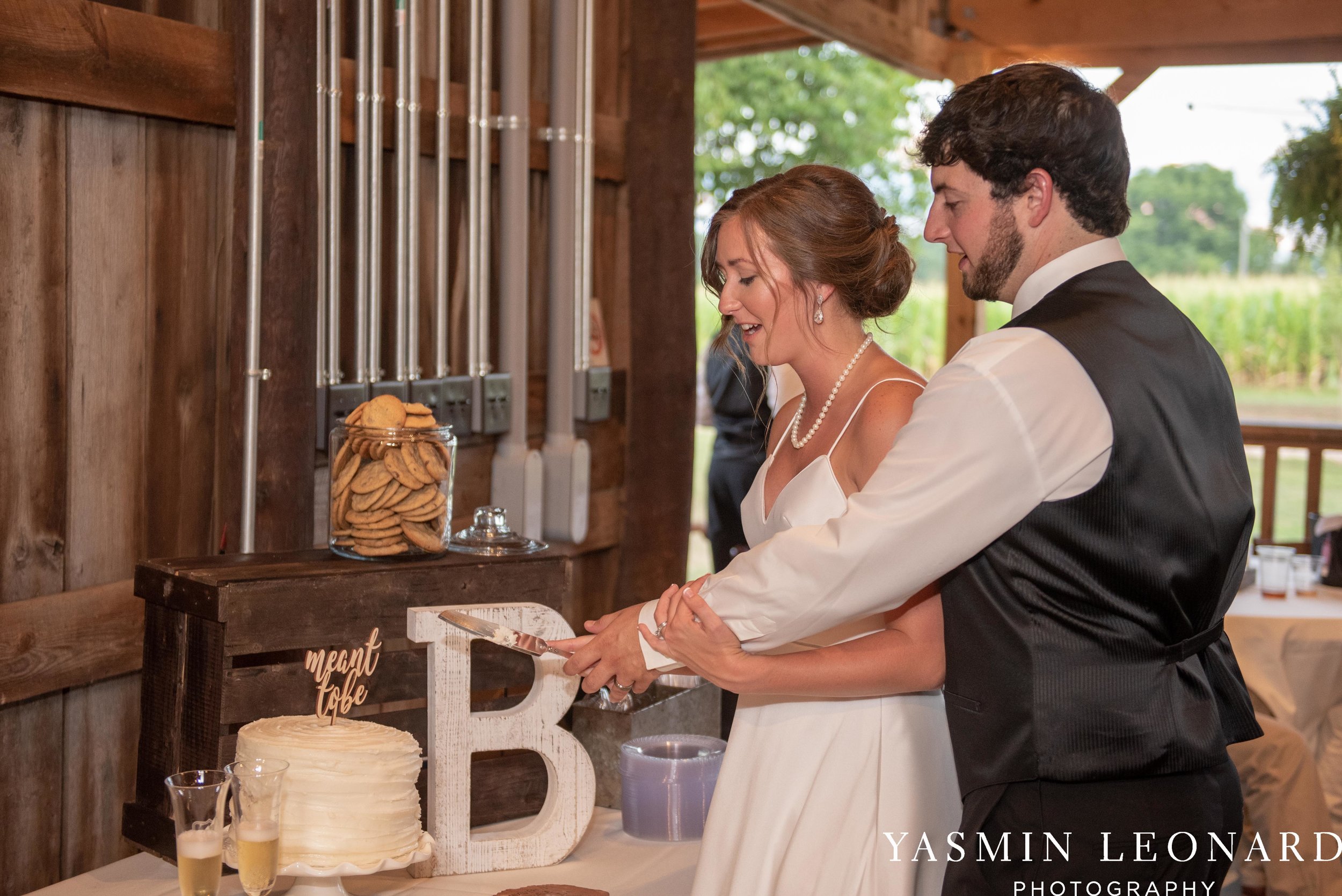 L'abri at Linwood - Linwood Weddings - Lexingon Weddings - Outdoor Weddings - Barn Weddings - Triad Wedding Venues - NC Venues - NC Weddings - Yasmin Leonard Photography-67.jpg