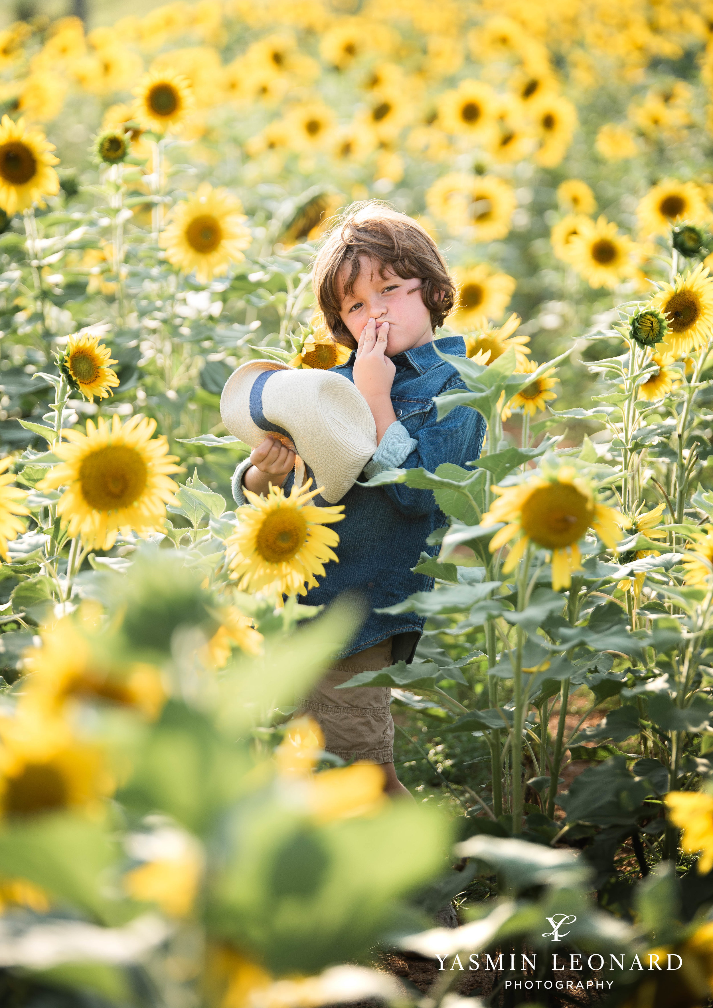 Sunflower Mini Session - Dogwood Farms - Sunflower Field - Boys in Sunflower Field - What to wear sunflower field - Yasmin Leonard Photography-6.jpg