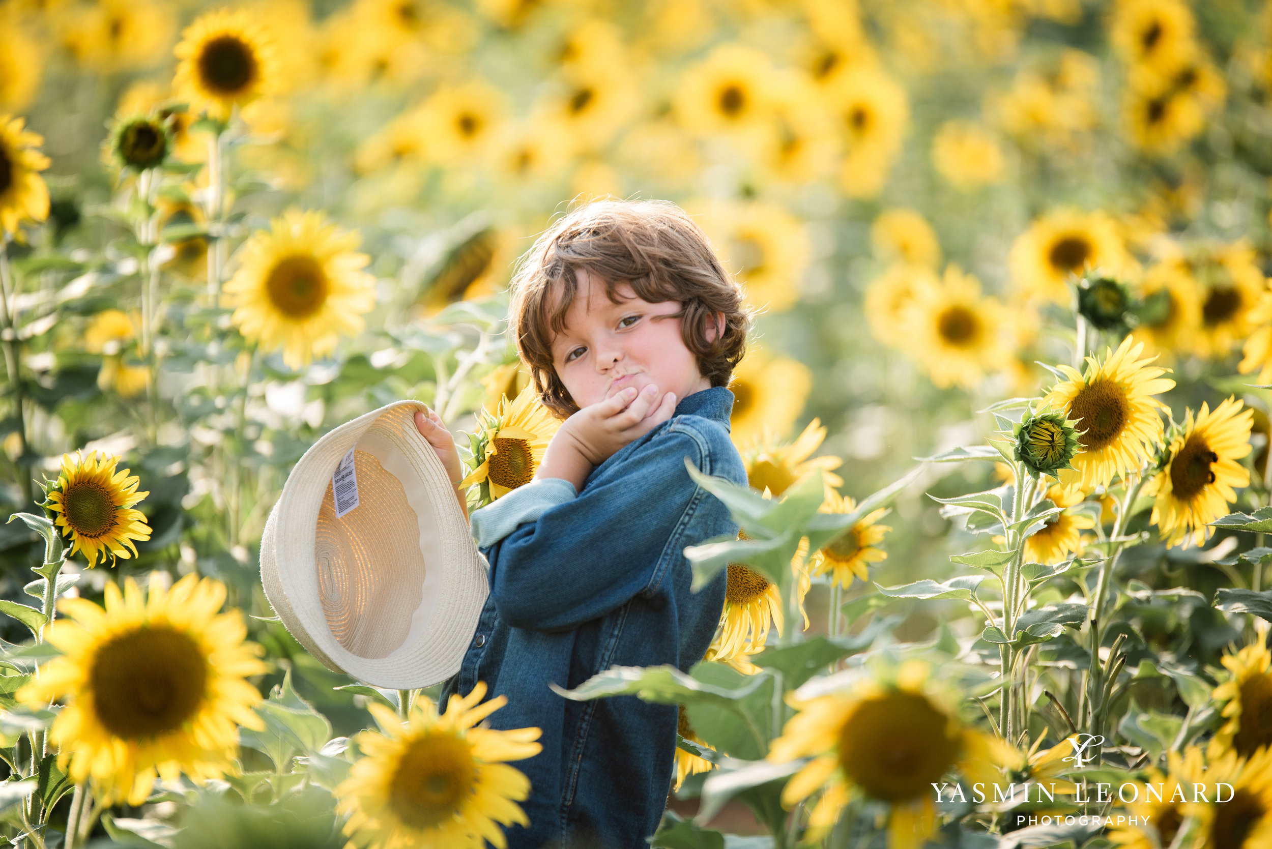 Sunflower Mini Session - Dogwood Farms - Sunflower Field - Boys in Sunflower Field - What to wear sunflower field - Yasmin Leonard Photography-7.jpg