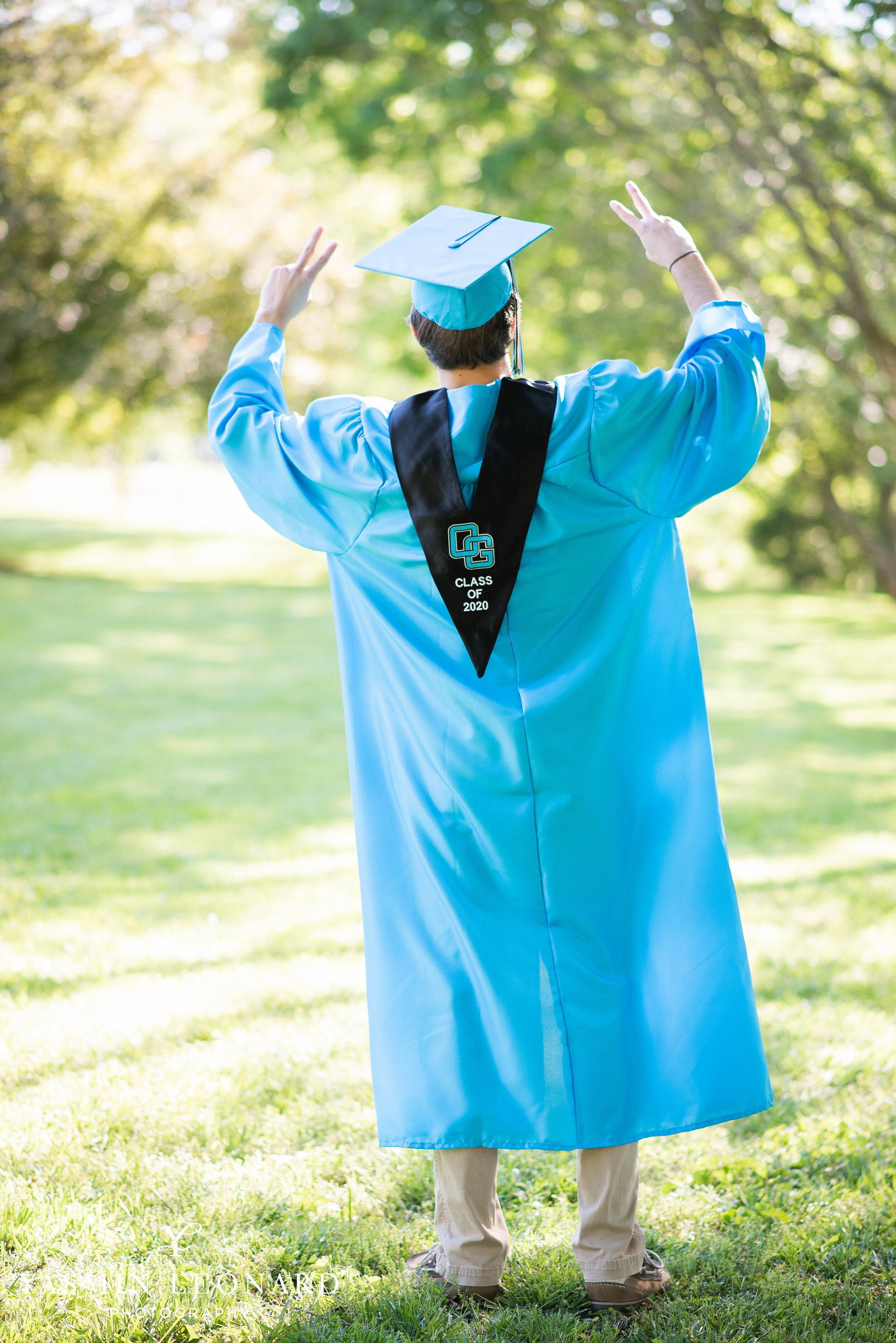 Cap and Gown Portraits - Guy Senior Poses - Cap and Gown Ideas - Graduation Ideas - Yasmin Leonard Photography-6.jpg