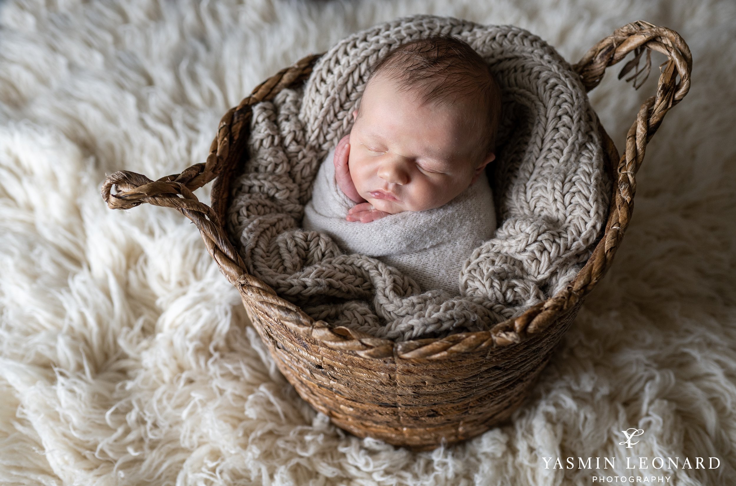 Hansen - Newborn Portraits - Copy Right Yasmin Leonard Photography 2022-5.jpg