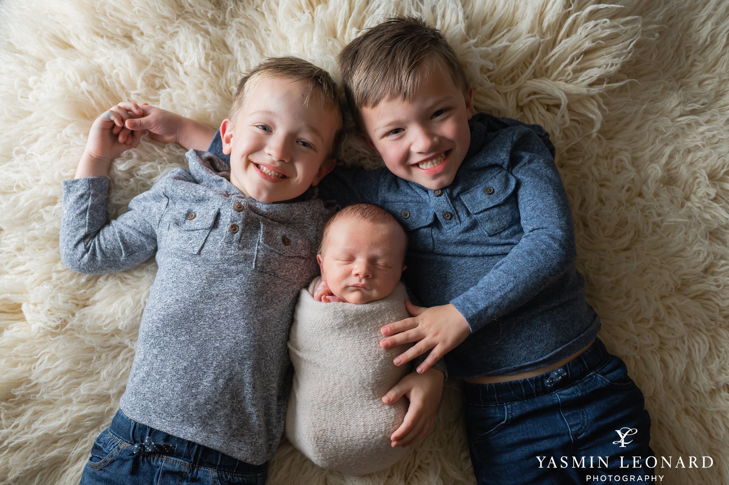 Hansen - Newborn Portraits - Copy Right Yasmin Leonard Photography 2022-13.jpg