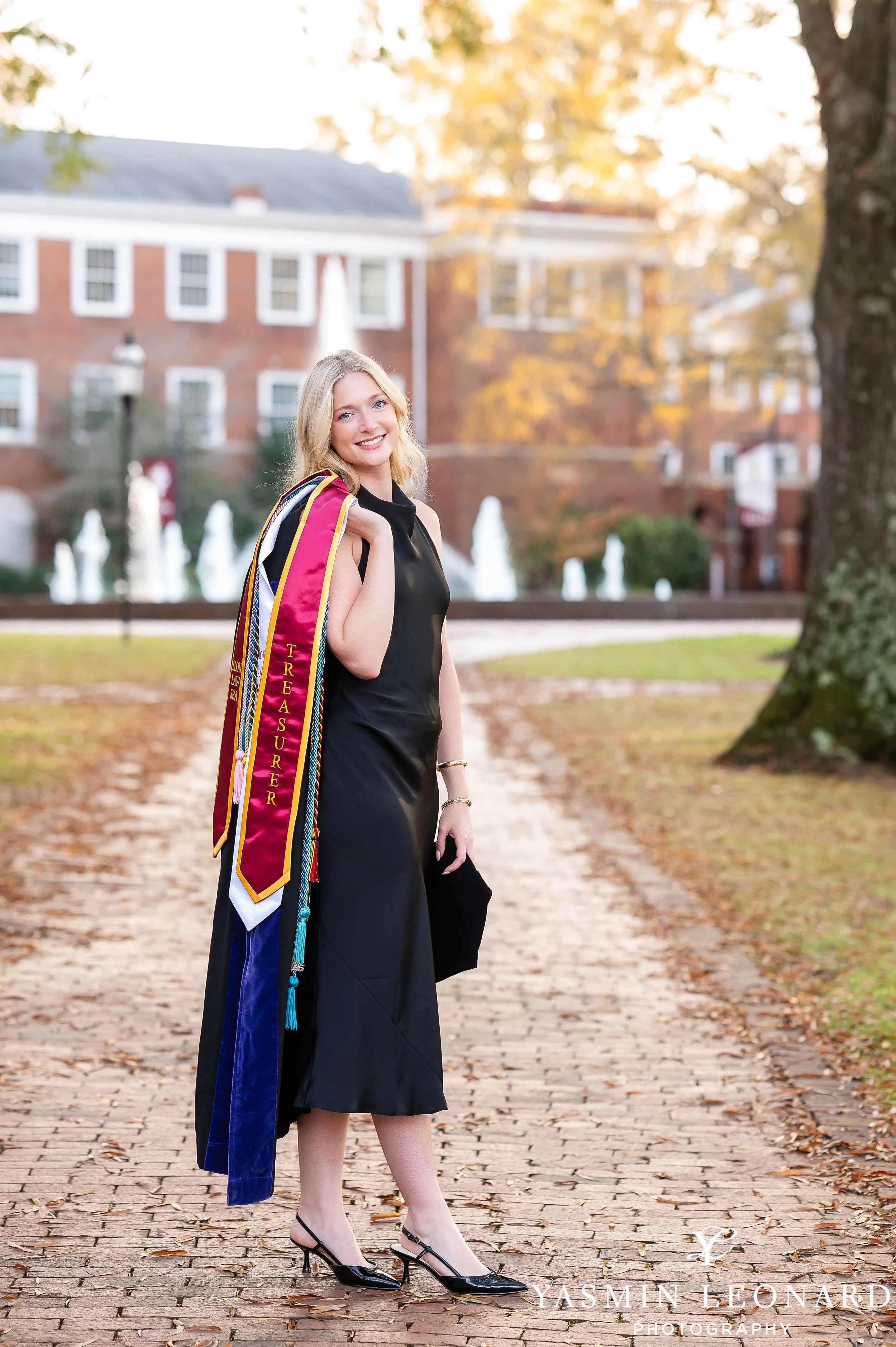 elon-university-senior-photos-yasmin-leonard-photography-4.jpg
