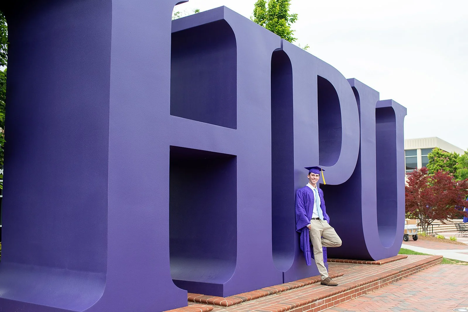 The Ultimate Guide to Cap &amp; Gown Photos at High Point Universi