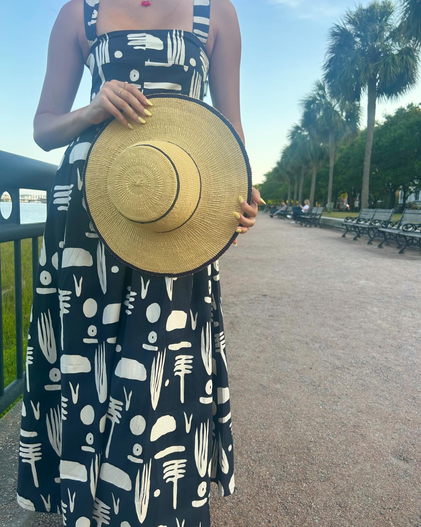 Waterfront stroll in Indigo style!!! Dress, rings, necklace, and hat all available in the store right now!!! Modeled by the beautiful @fionaelambrix 

#charlestonsc #pineapplefountain #cofc #charlestonsmallbusiness #smallbusiness #womenownedbusiness 