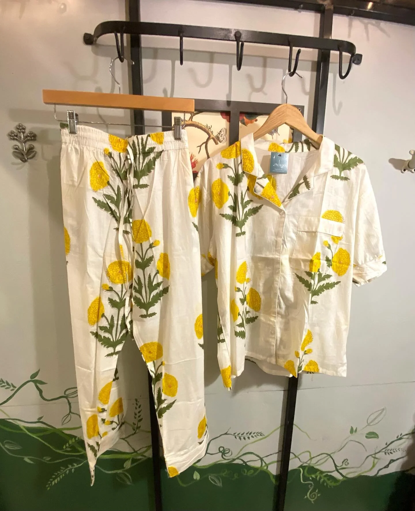 Comfy new arrivals and even better&hellip;they are sets! Perfect for a rainy day in 😁☔️ 

#charleston #clothes #boutique #homeliving