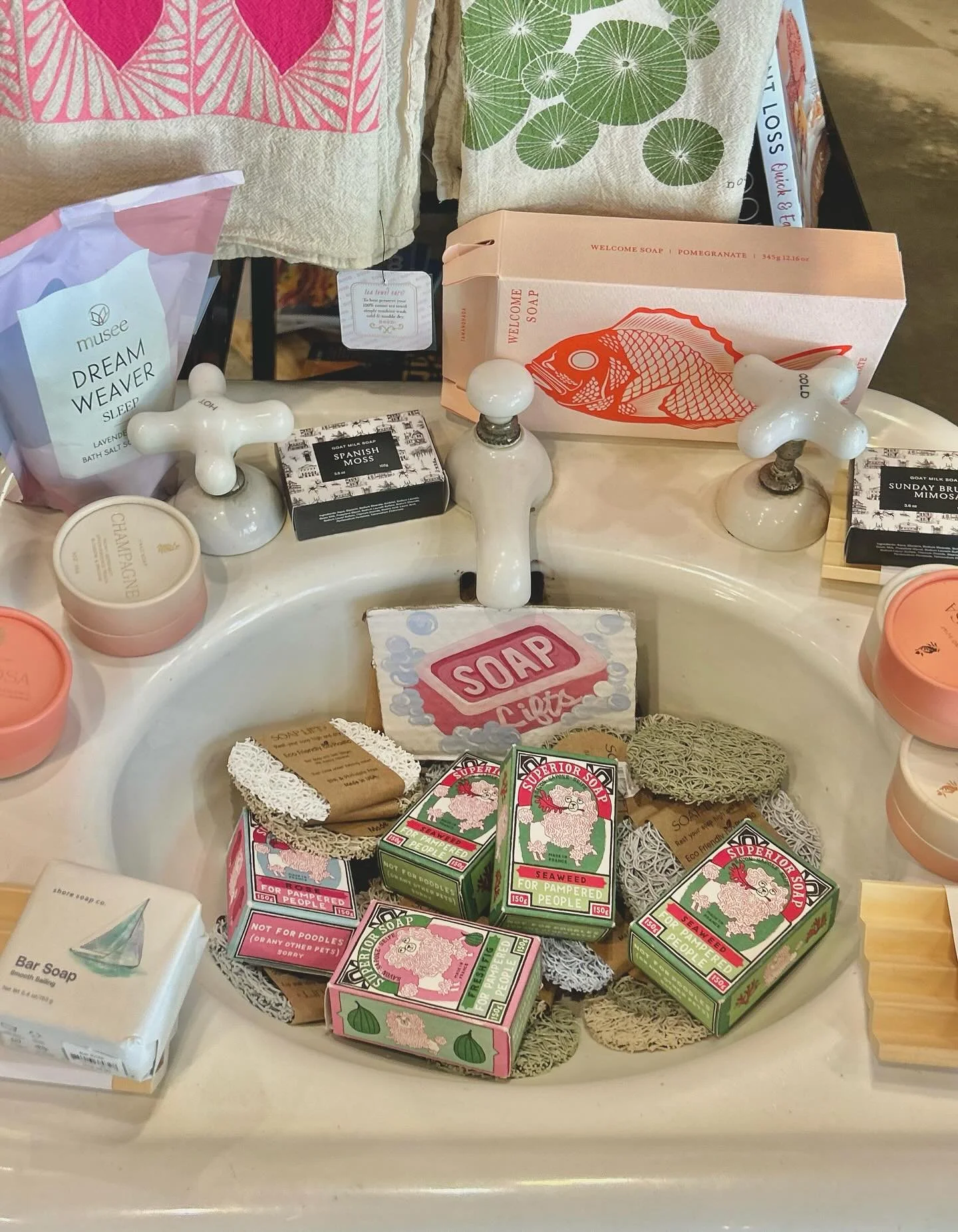 Need a new scent? Just look for the vintage sink at Indigo and you&rsquo;re set 🫧 💧 ⭐️ 

#organicsoap #vintagesink #eclectic #charlestonsc #smallbuisnessowner #chs #thingstodoincharlestonn