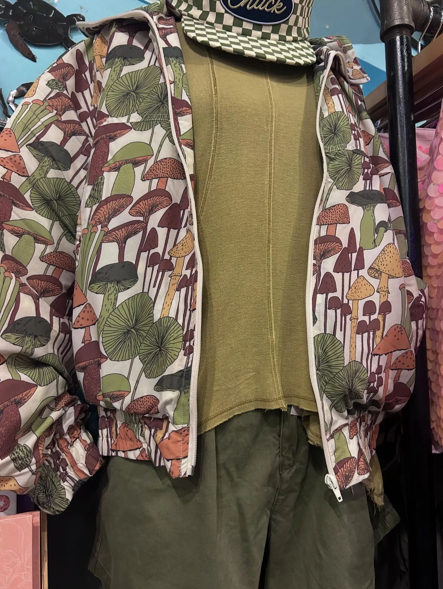 OOTD: 🫛🍀🥬🥑🐢🌱🐛🥝 plus some 🍄 

#fall #fallfit #fallfashion #charleston #chs #smallbusiness