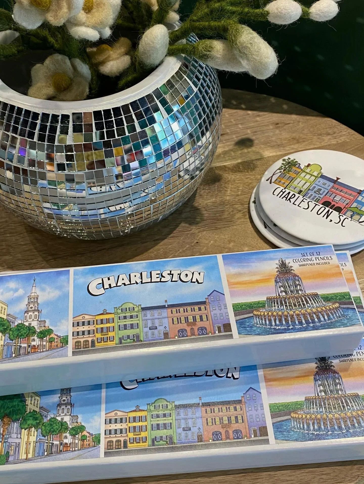 Charleston on your table: local artist edition! 

#charlestonsc #chs #localart #shopsmall #cuteshop