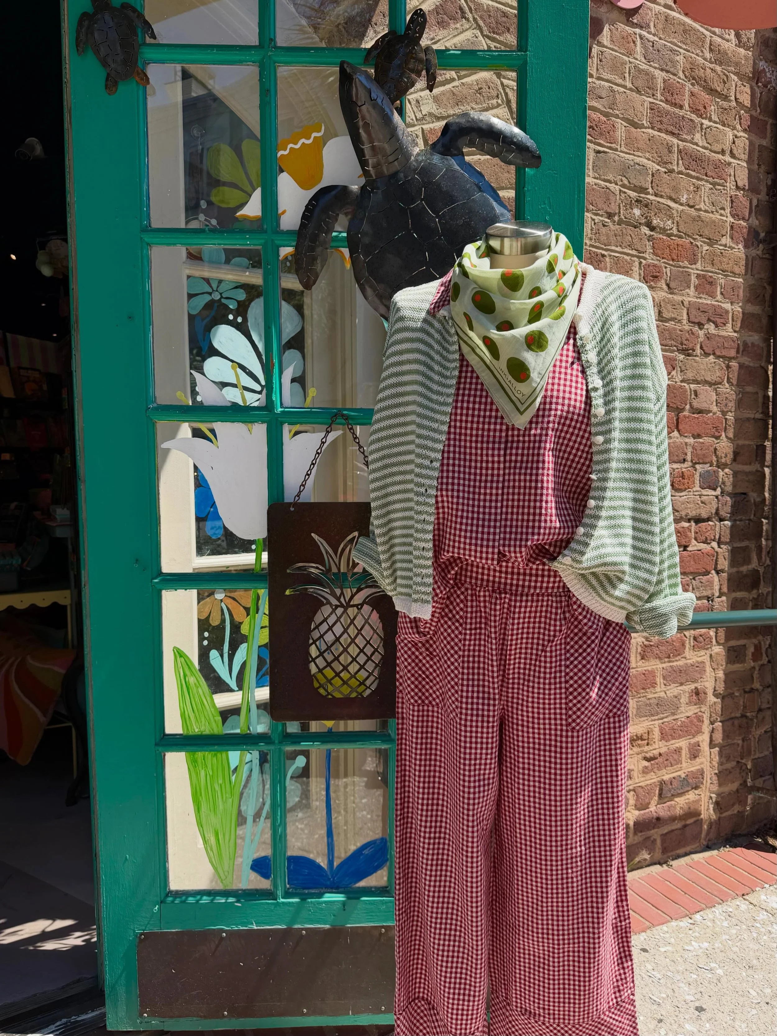 Come build your dream closet!! We have a little something for everyone✨✨

#shopsmall #localbusiness #charleston #indigohome #cofc