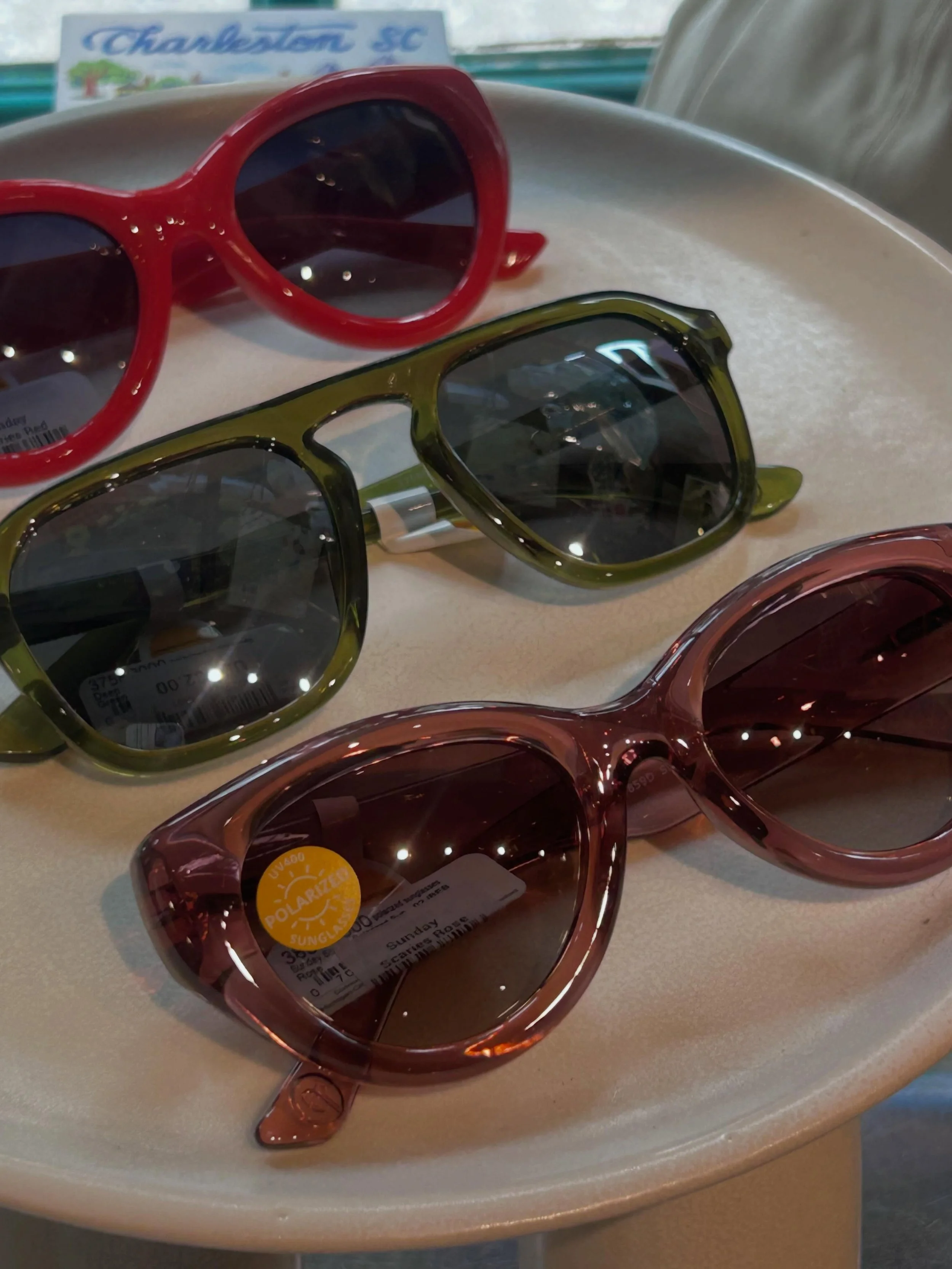new  @peepers sunglasses in stock!!! perfect for a stroll down the battery or dinner at Shem!

#charlestonsc #localstore #chs #cofc #sunglasses