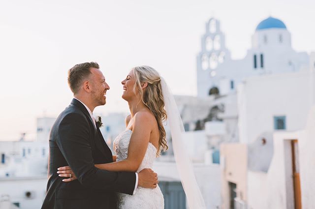 Creamy Santorini sunsets 🌅
.
.
.
.
.
.
.
.
#greenweddingshoes #rockmywedding #junebugweddings #intimateweddings #stylemepretty #readshawwedding #santoriniwedding #santoriniweddingphotographer #greekwedding #santoriniweddings #weddingseason #europewe