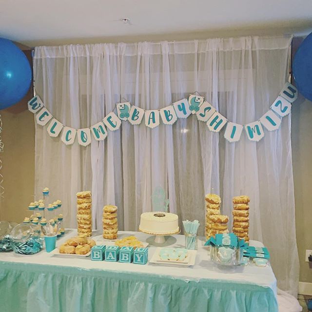 We truly enjoyed setting up this sweet baby shower dessert table 💕 One our favourite colour theme: Teal and white 💕