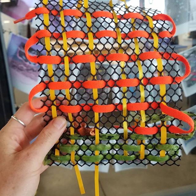 Today's @icaboston #playdate workshop was so much fun! We had over 200 curious minds come through the #ICAArtLab to weave with upcycled materials and explore pattern-making. Swipe left to check out participant weavings and photocopies of weavings. Th