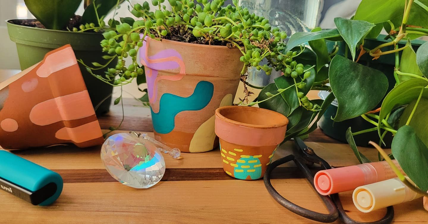 Are you a plant parent? Do you want to be? On 7/15 we&rsquo;re hosting a community plant share workshop from 5-6:30pm in the Learning Garden at the Harvard EdPortal. Completely free, RSVP required, see bio link for RSVP. Hand-paint terracotta pots an