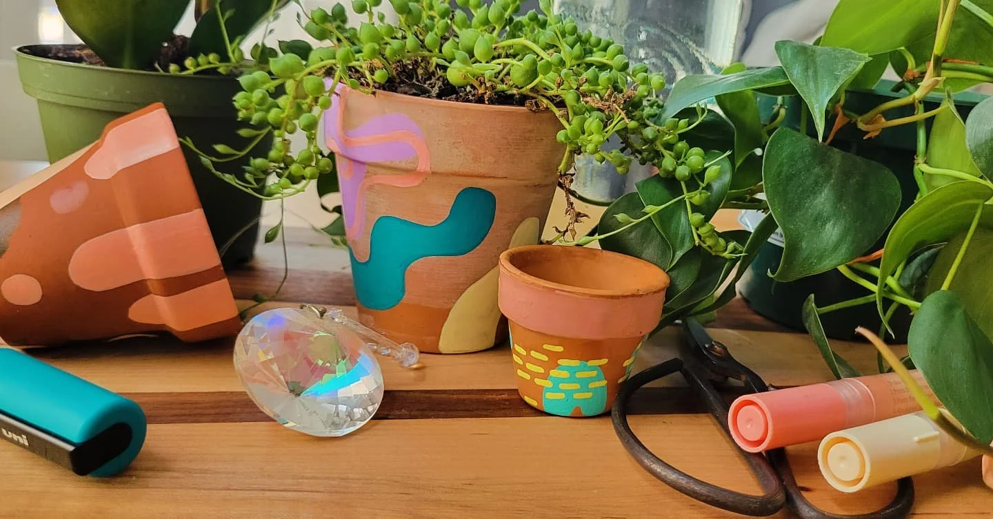 Are you a plant parent? Do you want to be? On 7/15 we&rsquo;re hosting a community plant share workshop from 5-6:30pm in the Learning Garden at the Harvard EdPortal. Completely free, RSVP required, see bio link for RSVP. Hand-paint terracotta pots an