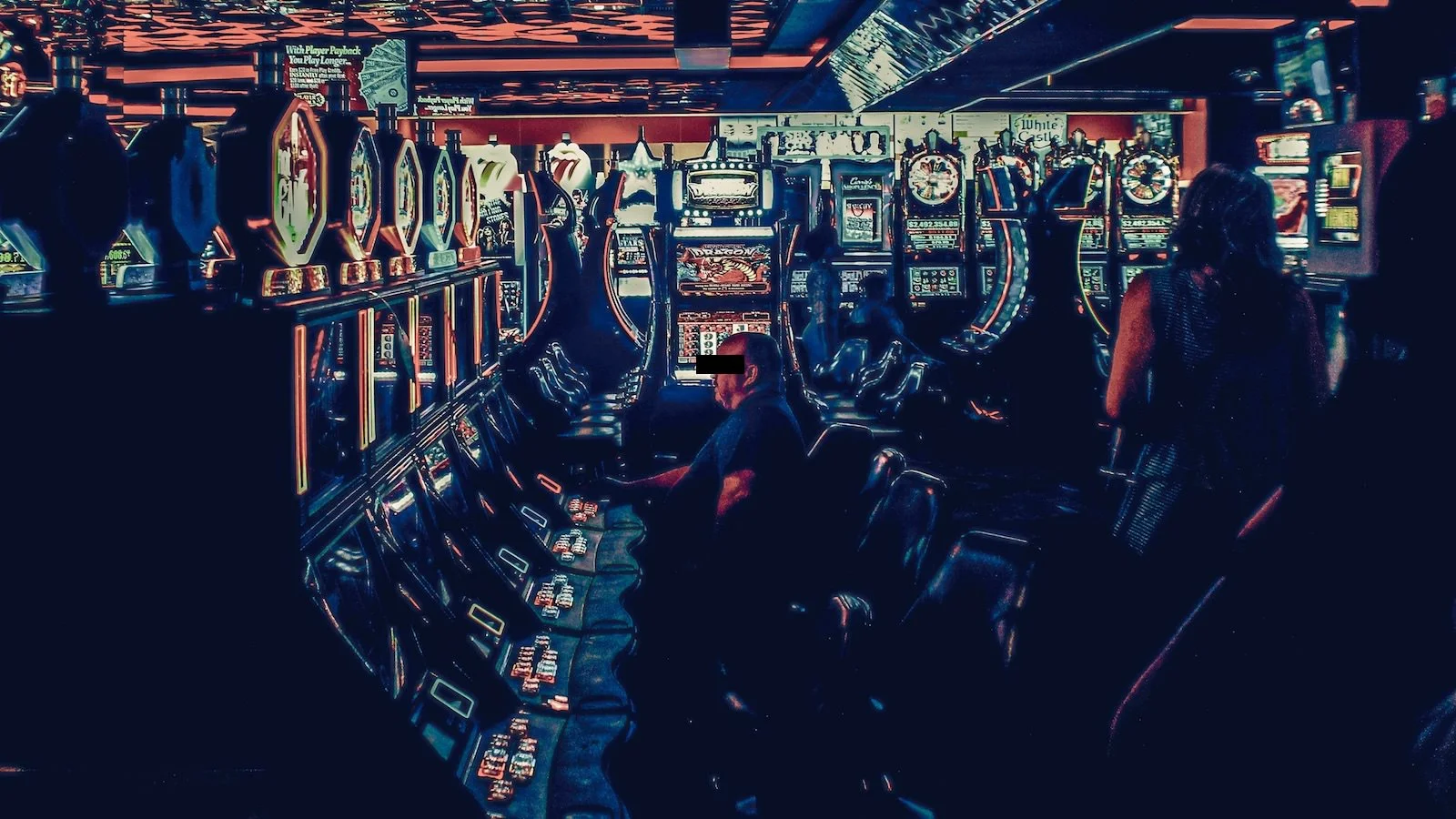 gamble-slot-machine-stage-casino-slots-screenshot-1397402-pxhere.com.jpg