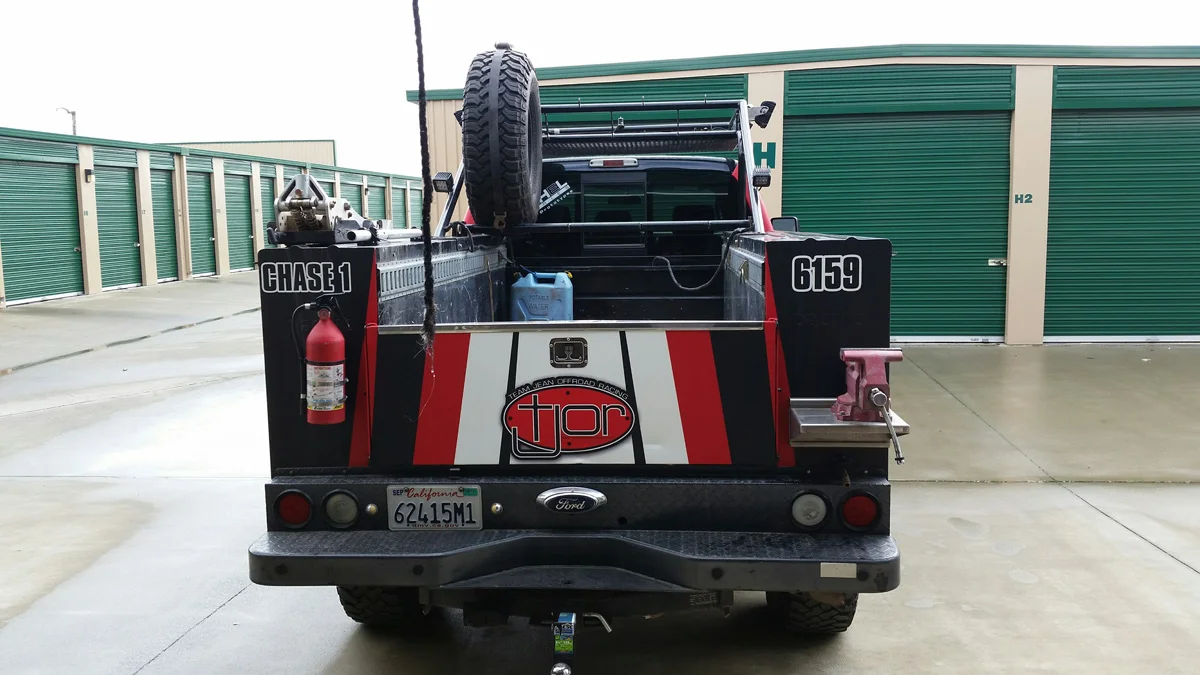 Team Jean Offroad Chase Truck4.jpg