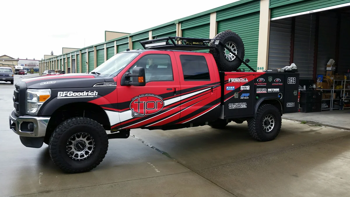 Team Jean Offroad Chase Truck3.jpg
