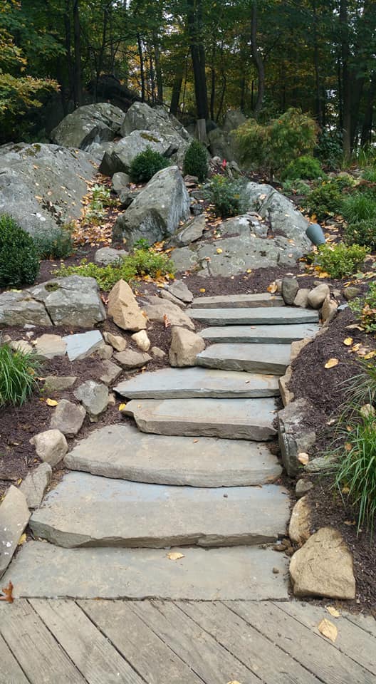 Natural stone steps in Cortlandt Manor, NY