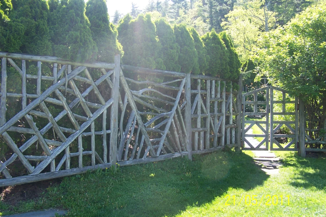 3 Landscape Ideas That Enhance The Privacy Of Your Somers Backyard