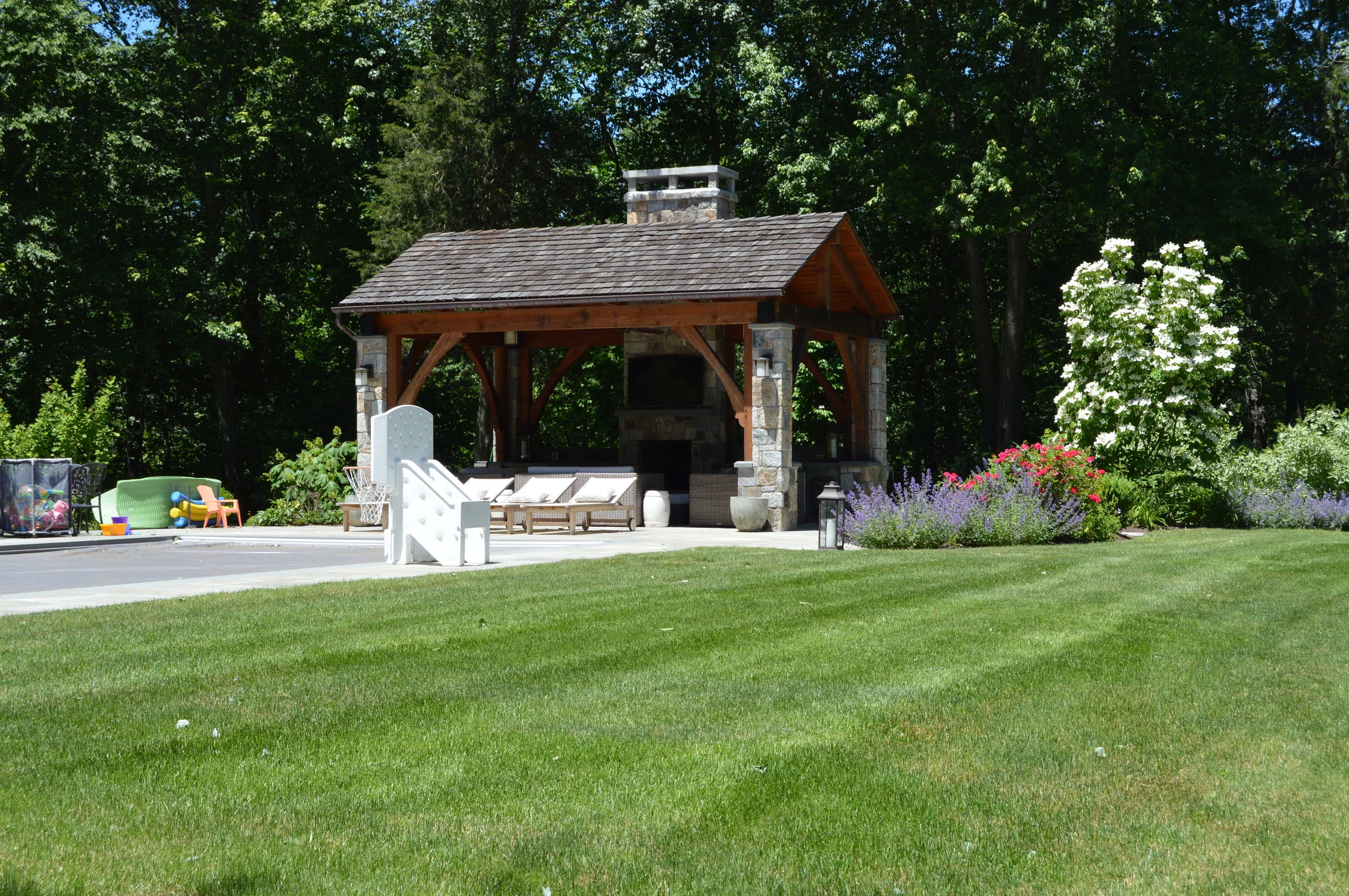 8 Lawn Care Mistakes to Avoid in Your Cortlandt Manor, NY, Landscape