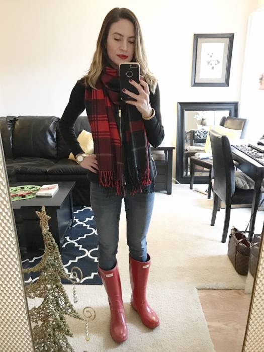 You can't see them well here, but I do love these jeans!