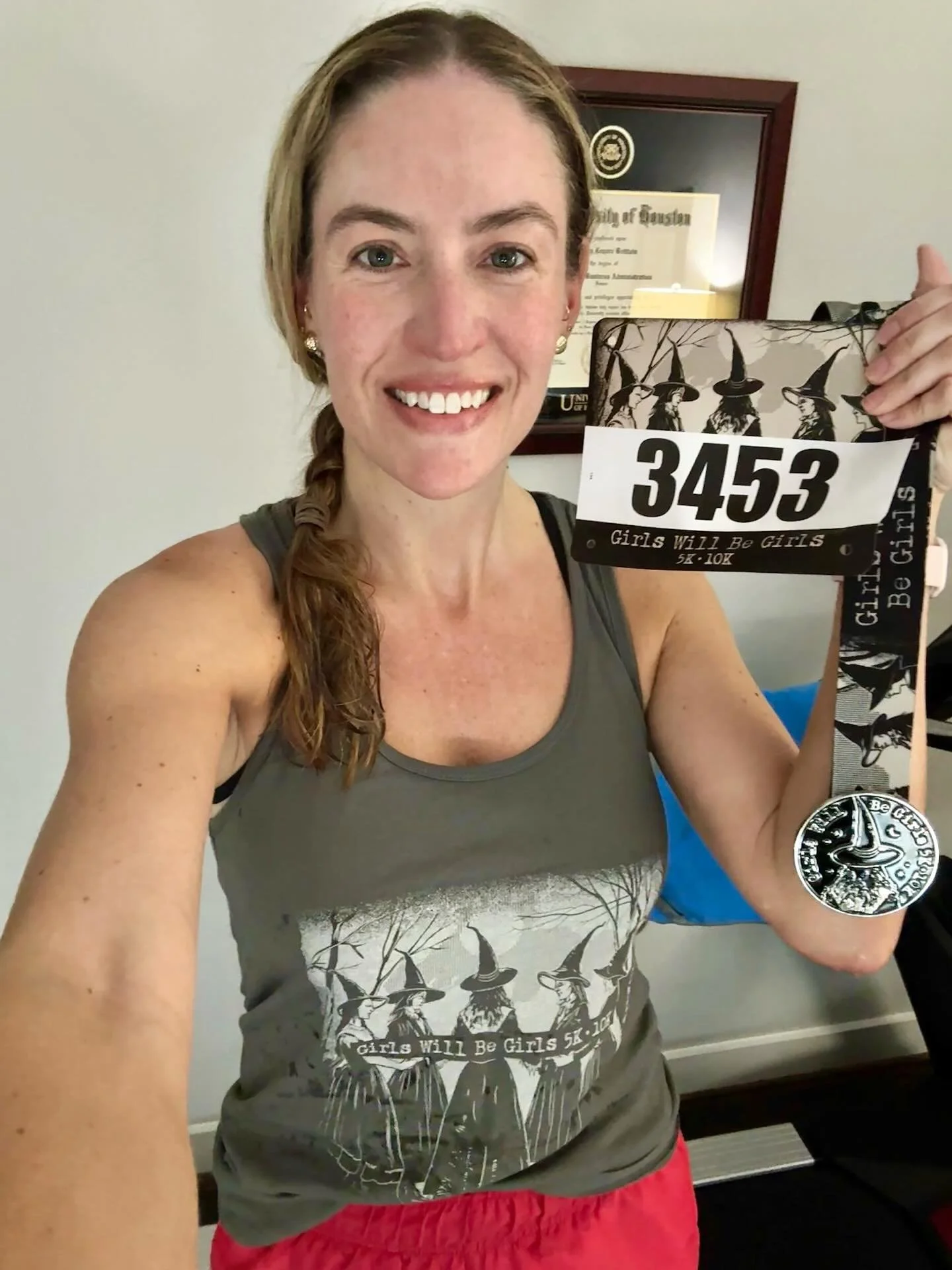 We did it!🏅🏃🏼&zwj;♀️🧙🏼&zwj;♀️🎃👻 We completed the Girls Will be Girls 5k/10k virtual run benefiting Stand Up to Cancer through @irun4movement 🙌🏼 In doing this virtual run together, we motivate each other to accomplish our fitness goals while 