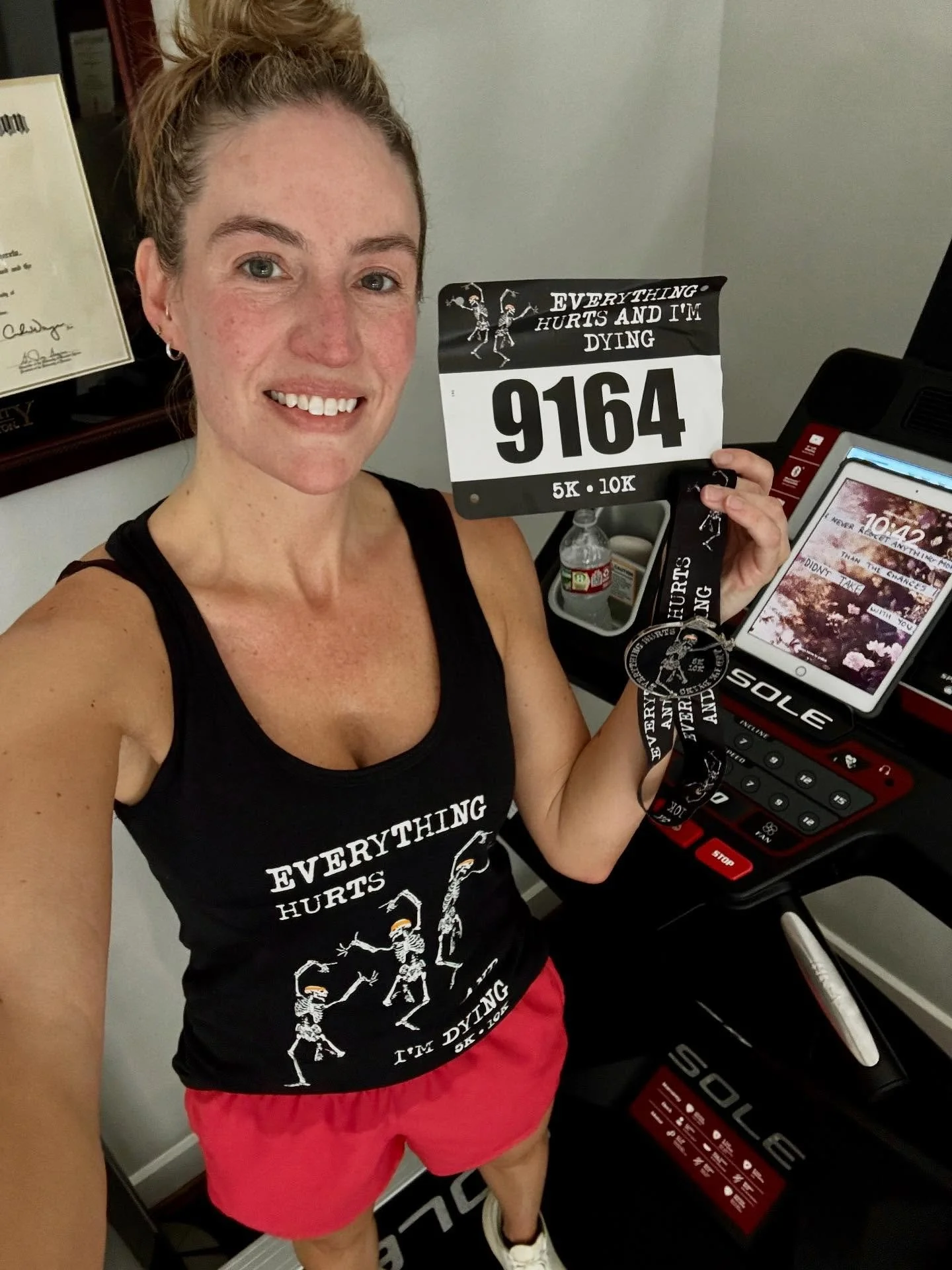 We did it! 👻 We completed the Everything Hurts and I&rsquo;m Dying virtual 10k/5k benefiting @feedingamerica - the nation&rsquo;s largest domestic hunger-relief organization, working to connect people with food and end hunger. 

Participating in @ir