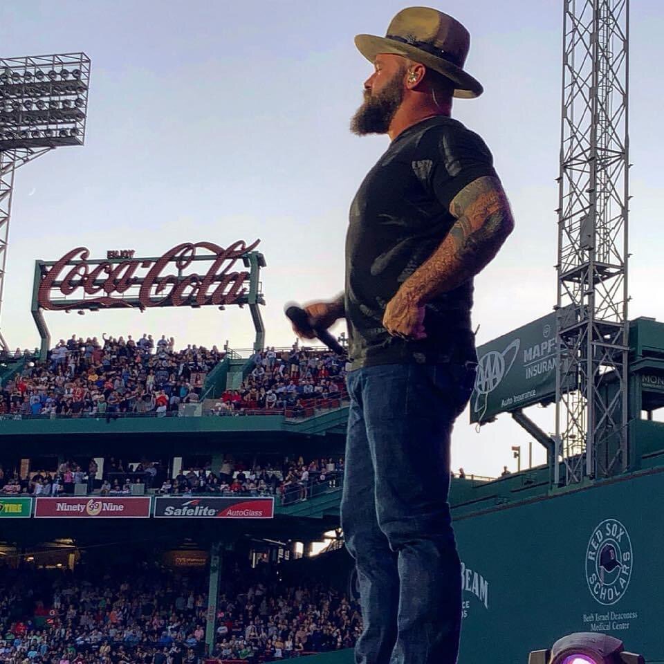 Few years back when @barber_dave_617 cleaned up @zacbrownband before hitting the stage at @fenwaypark 💈 Can&rsquo;t wait to clean up all the boys this year before the show!